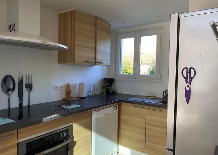 Maison A Jard-sur-mer, 500m De La Plage, 2 Chambres, Climatisation, Parking Et Jardin Cloture - Fr-1-336-124